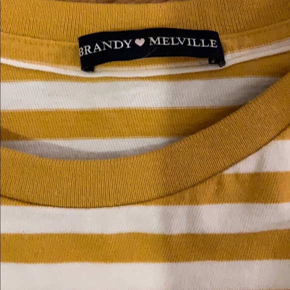 Brandy Melville tee - Picture 2 of 2